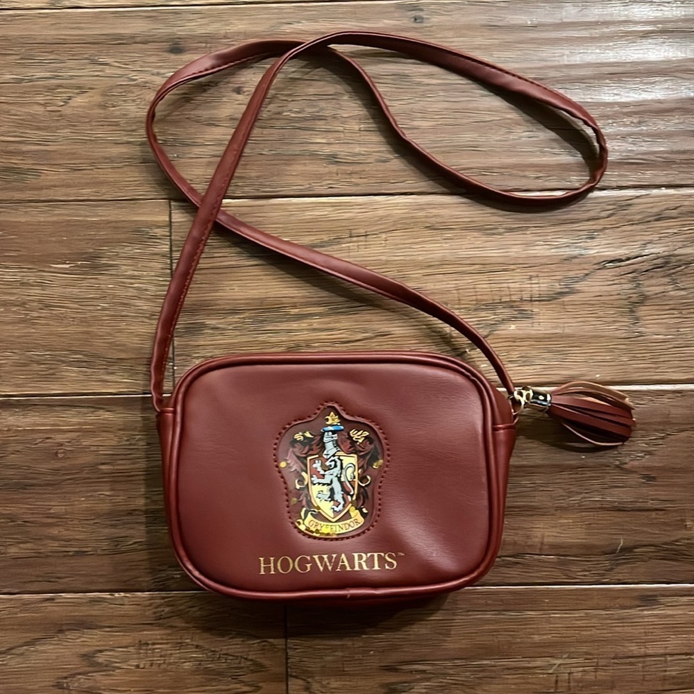 Harry Potter Marion Hogwarts Gryffindor Crossbody Purse